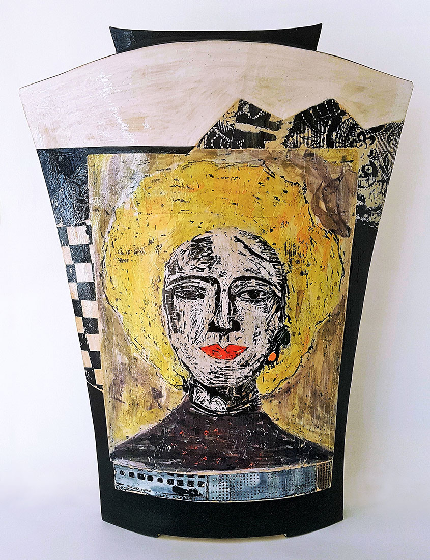 Vasenobjekt mit Frauenportraits, 2021, 70 x 51 x 13 cm (HxBxT)